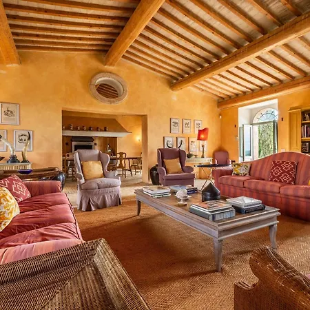 Lavacchio 10 By Salogi Vila *
